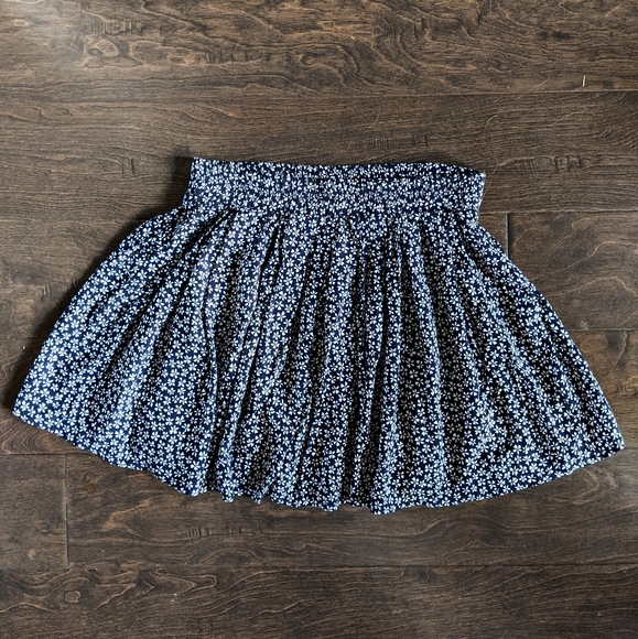 Brandy Melville Dresses & Skirts - 🌼 Brandy Melville Daisy Skirt - XS/S